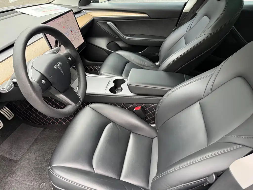 Tesla Model 3 — миниатюра 4