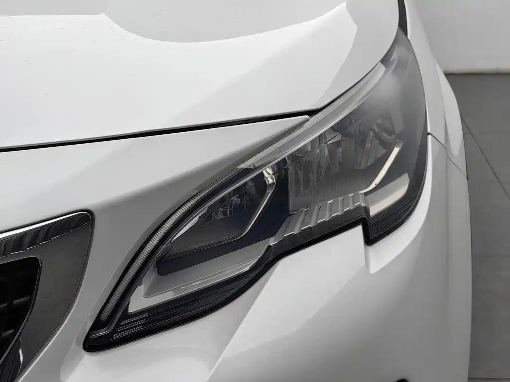 Peugeot 4008 — миниатюра 7
