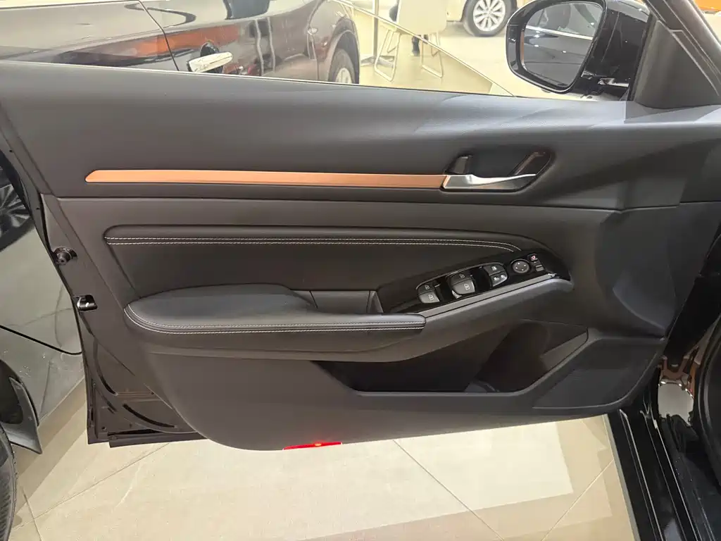 Nissan Teana — миниатюра 5