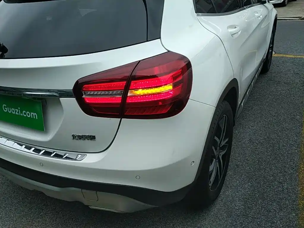 Mercedes-Benz GLA — миниатюра 8