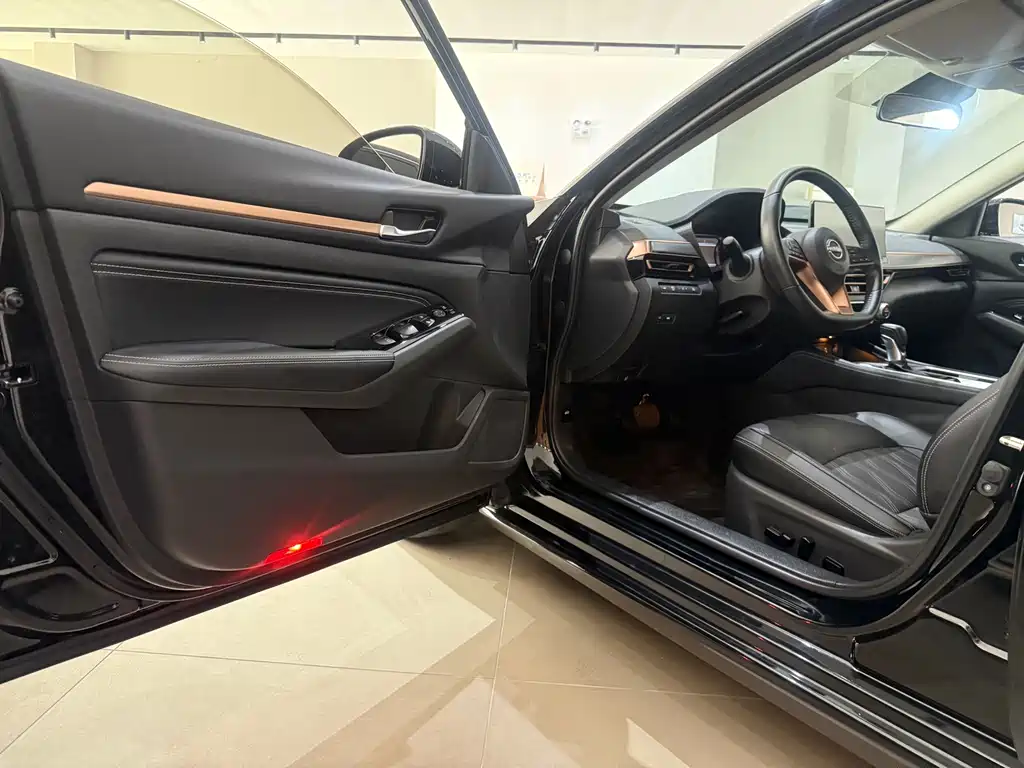 Nissan Teana — миниатюра 4