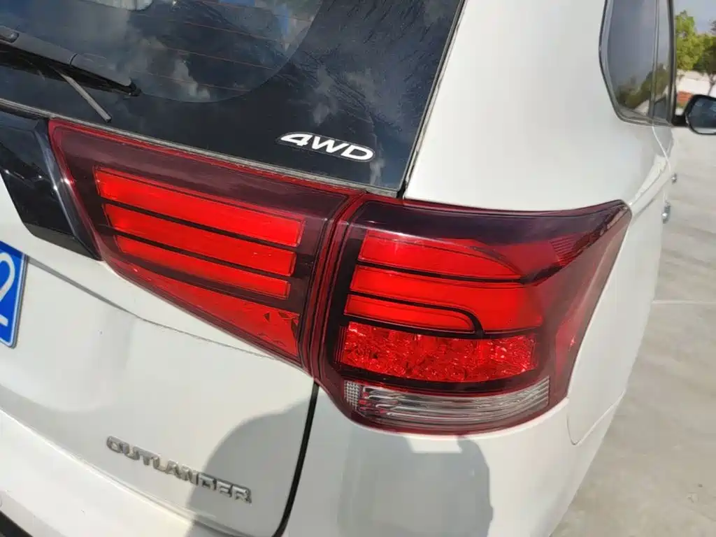 Mitsubishi Outlander — миниатюра 8