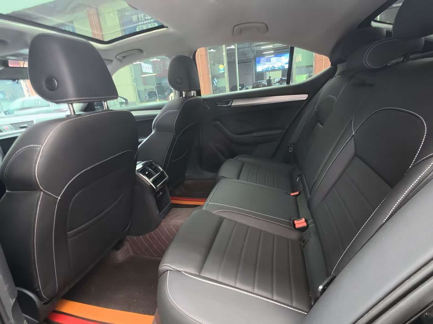 Skoda Superb 1.4 л 2025 г. Чёрный, пробег 23000 км