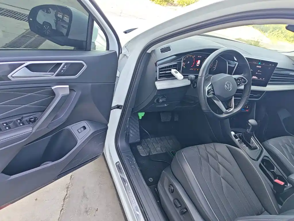 Volkswagen Tiguan L — миниатюра 16