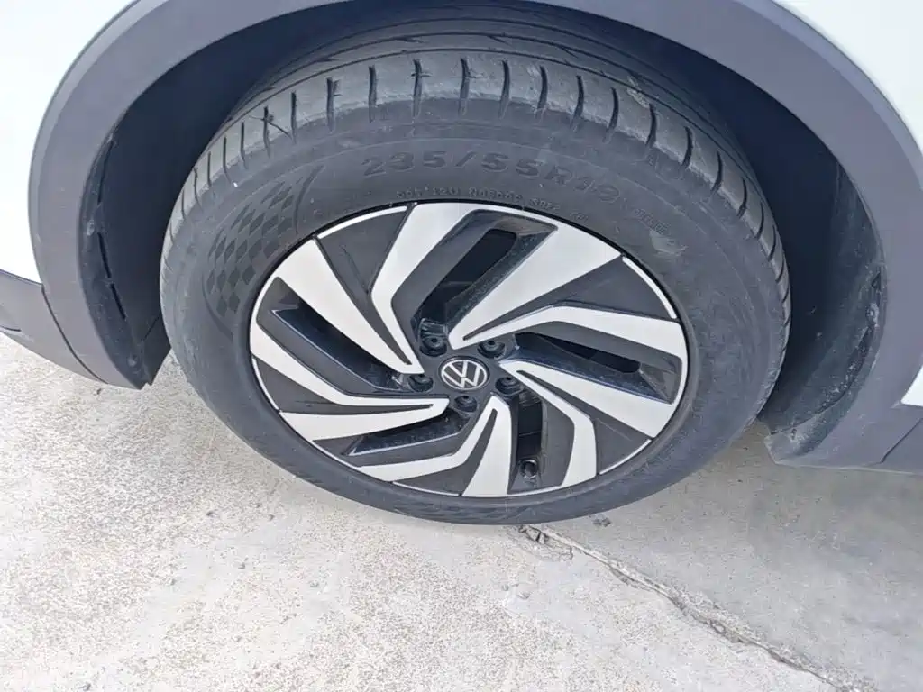 Volkswagen Tiguan L — миниатюра 23