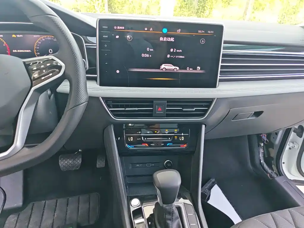 Volkswagen Tiguan L — миниатюра 13