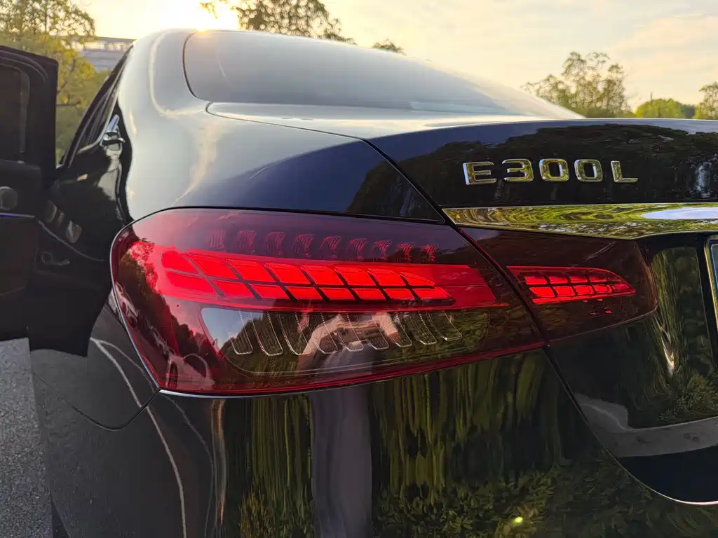 Mercedes-Benz E-Class — миниатюра 29