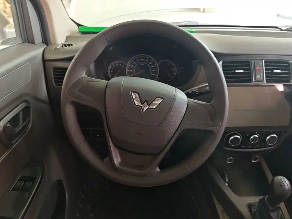 Wuling Rongguang V — миниатюра 11