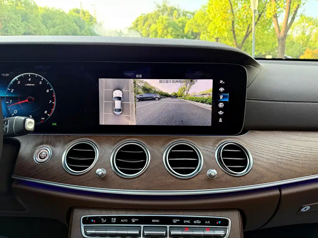 Mercedes-Benz E-Class — миниатюра 15