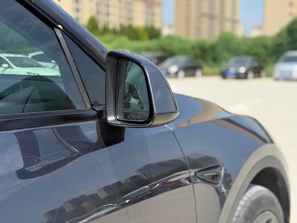 Tesla Model Y — миниатюра 14