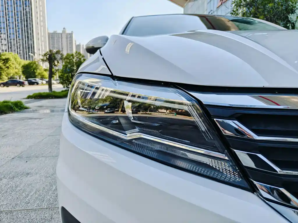 Volkswagen Lavida — миниатюра 9