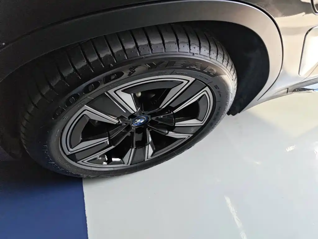 BMW iX3 — миниатюра 23