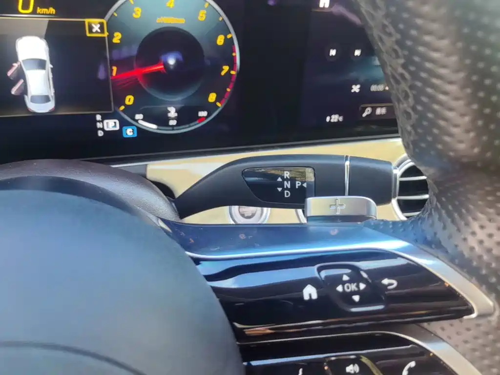 Mercedes-Benz E-Class — миниатюра 19
