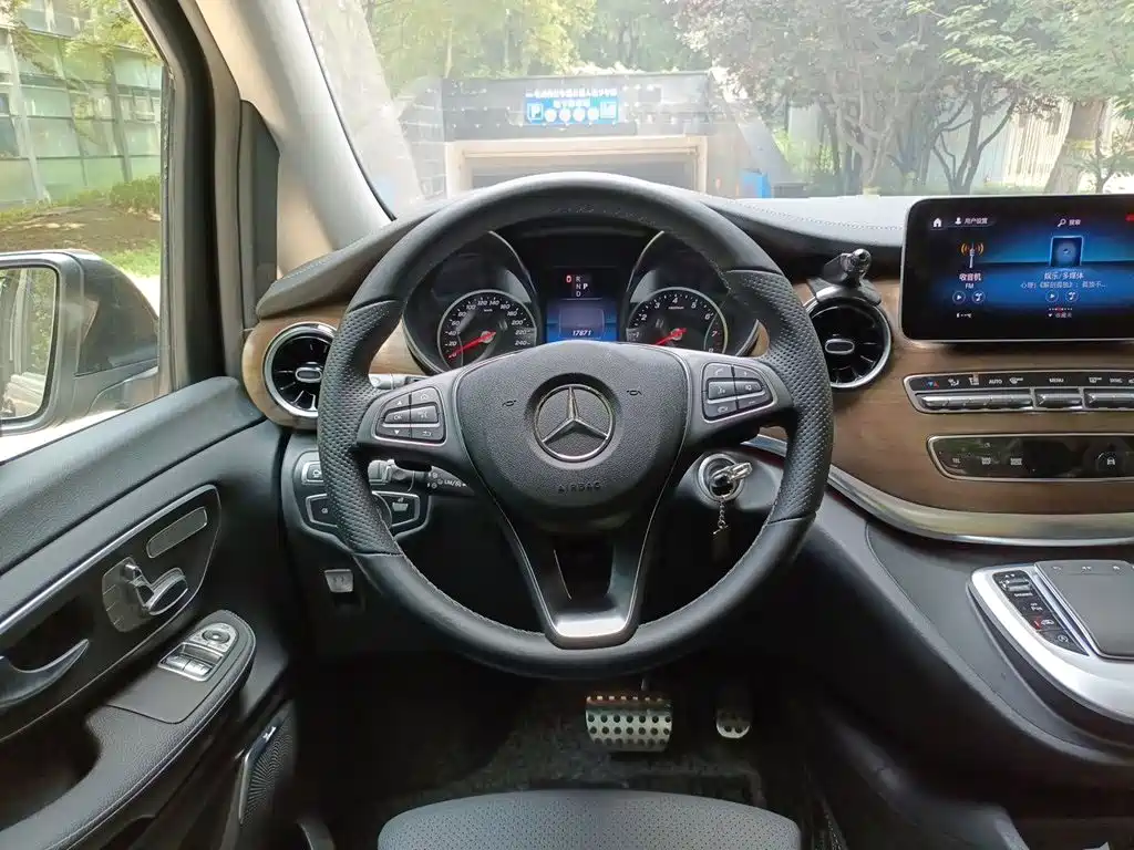 Mercedes-Benz V-Class — миниатюра 3