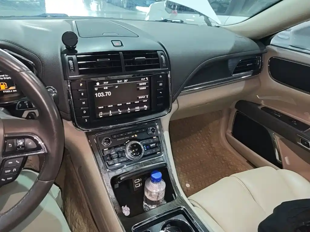 Lincoln Continental — миниатюра 13