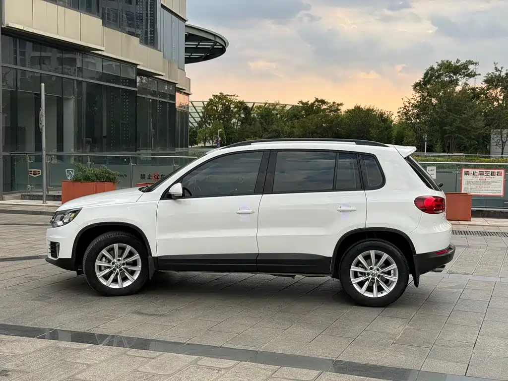 Volkswagen Tiguan — миниатюра 8