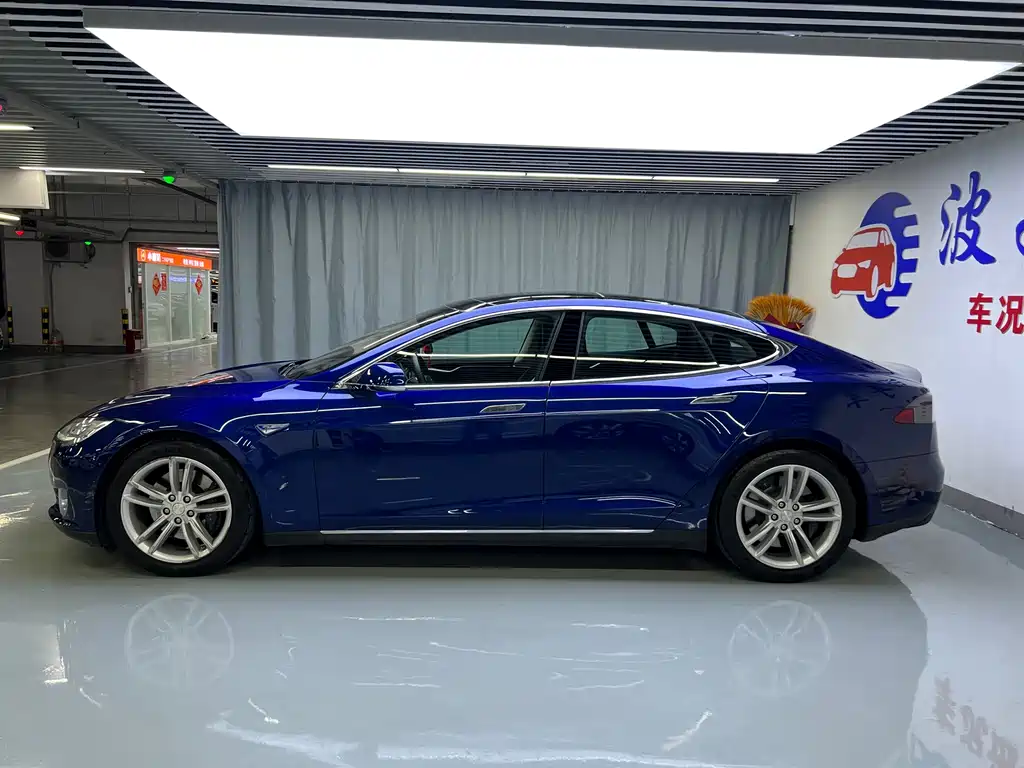 Tesla Model S — миниатюра 4