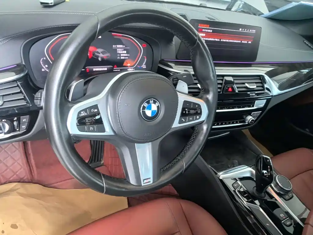BMW 5 Series — миниатюра 11