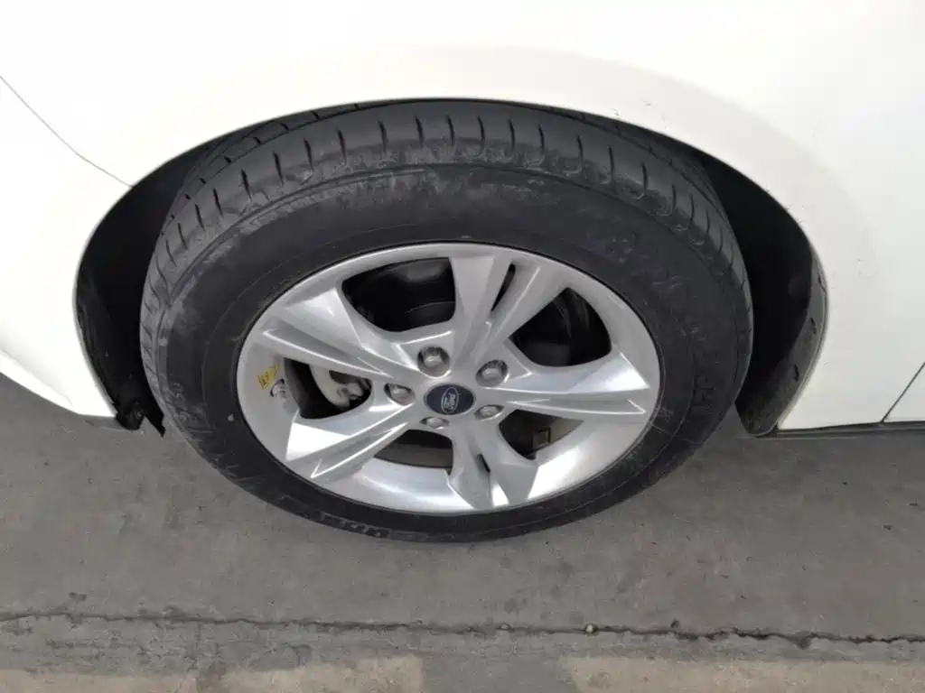 Ford Focus — миниатюра 23