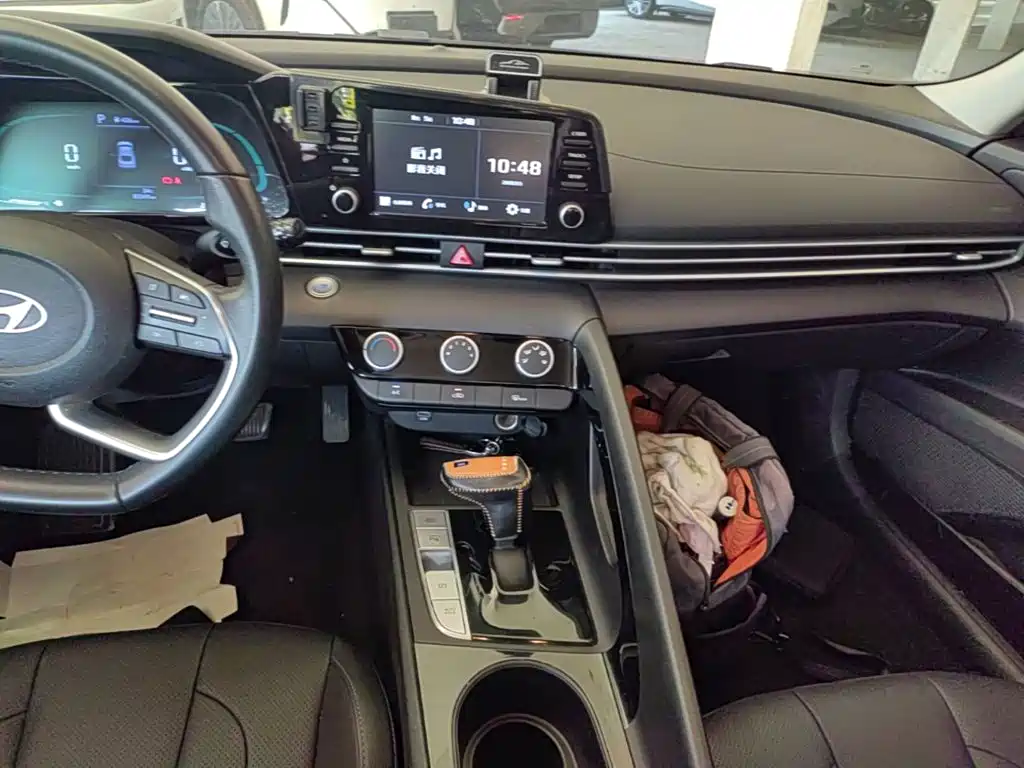 Hyundai Elantra — миниатюра 13