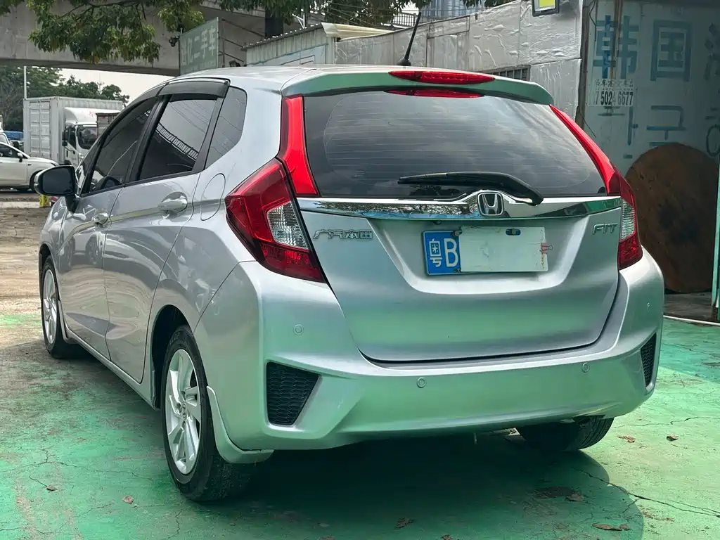 Honda Fit — миниатюра 5