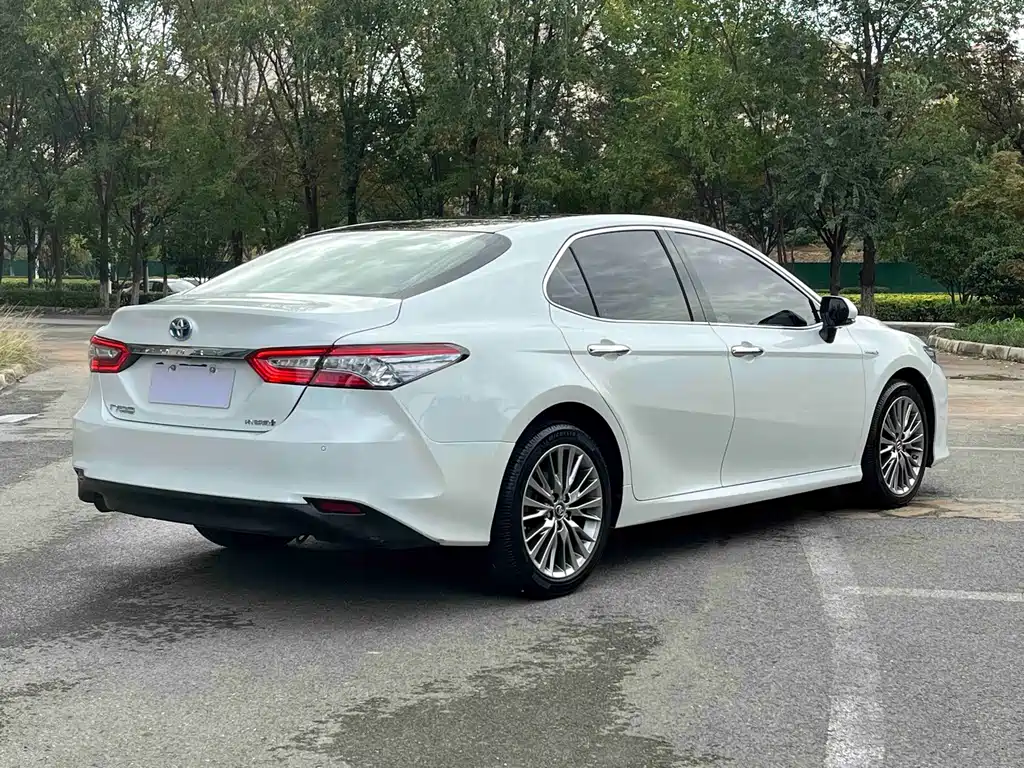 Toyota Camry — миниатюра 6