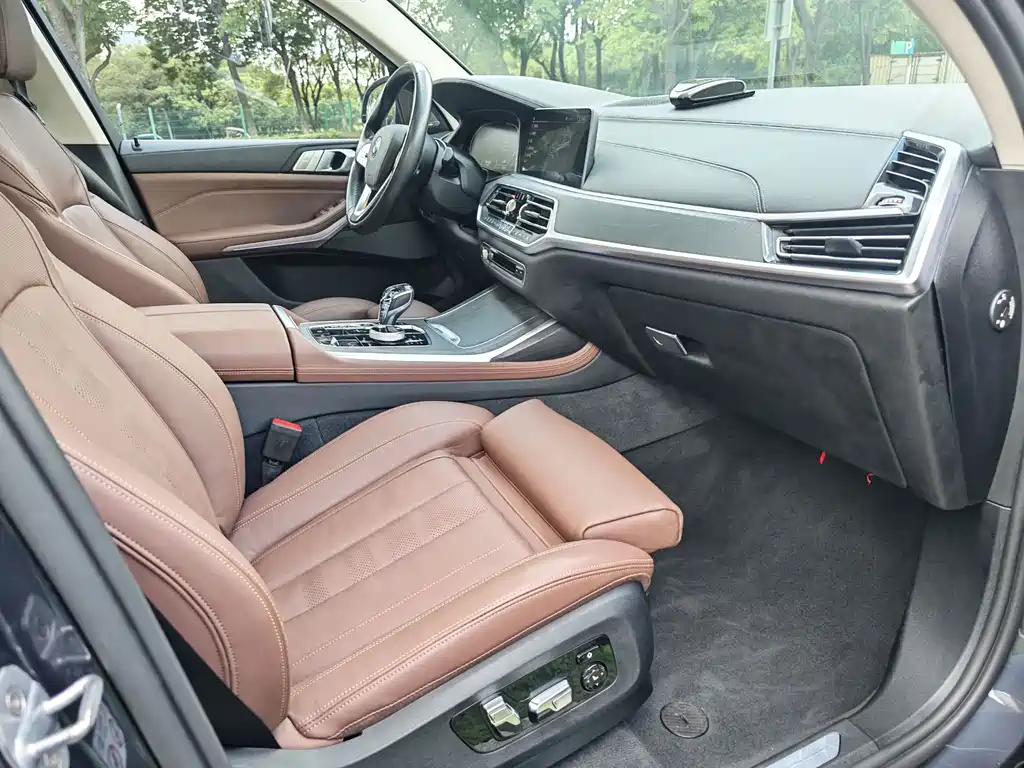 BMW X7 — миниатюра 13