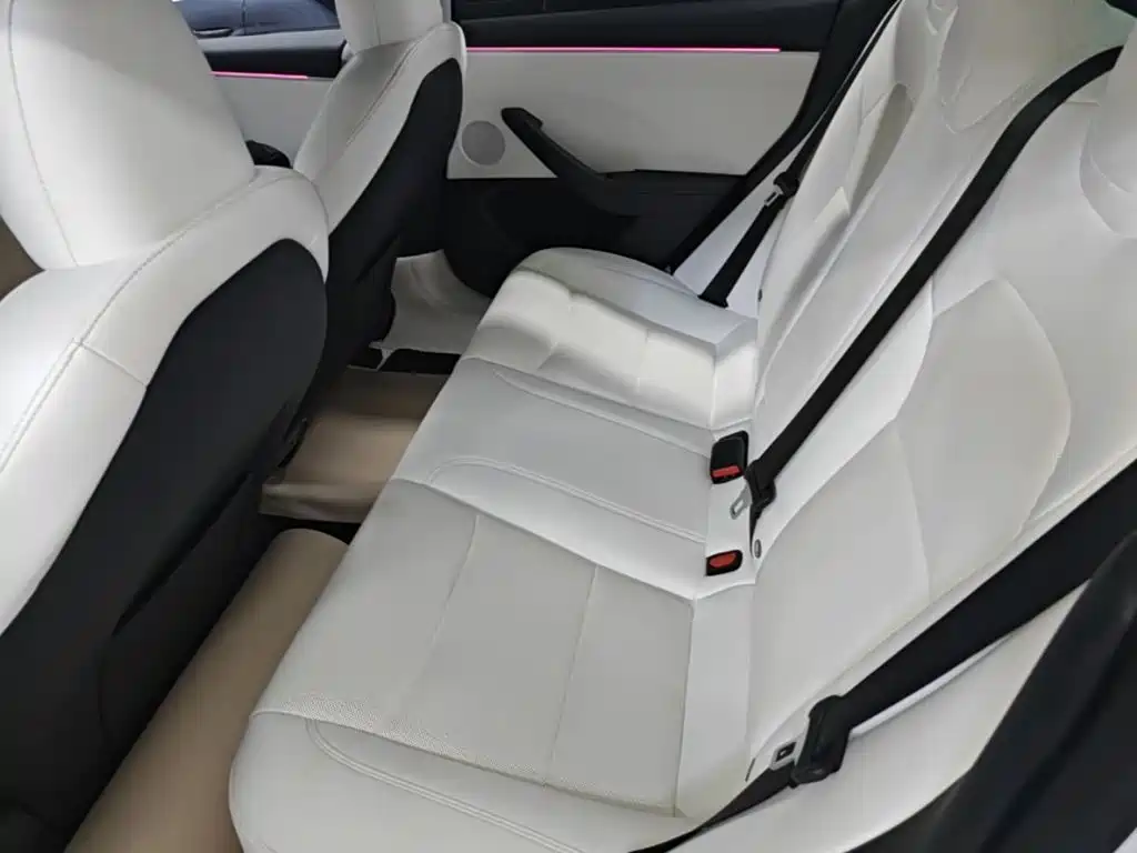 Tesla Model 3 — миниатюра 17