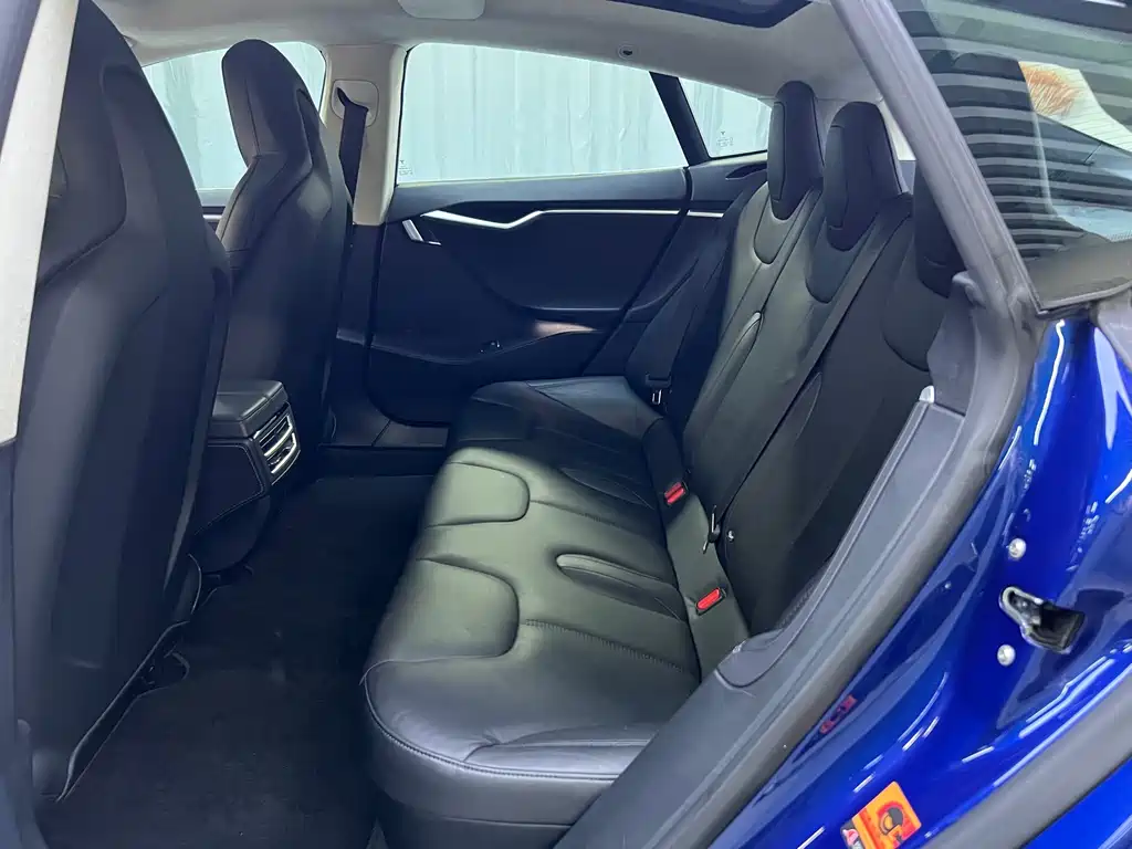 Tesla Model S — миниатюра 15