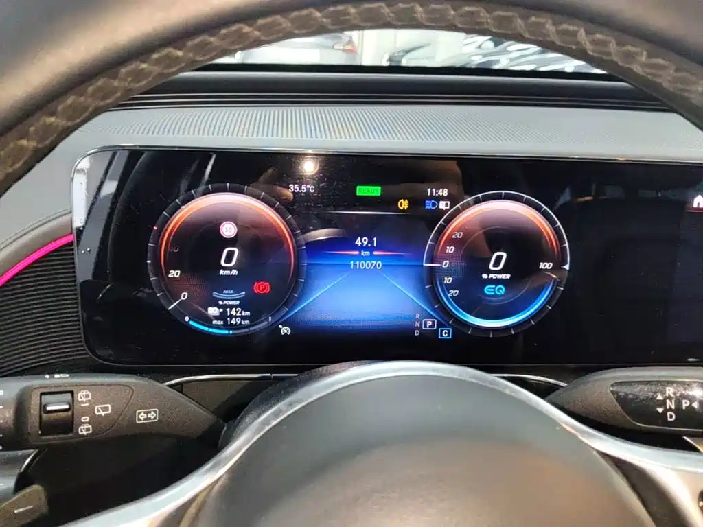 Mercedes-Benz EQC — миниатюра 12