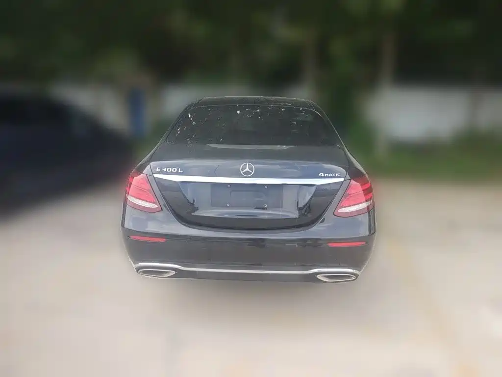 Mercedes-Benz E-Class — миниатюра 4