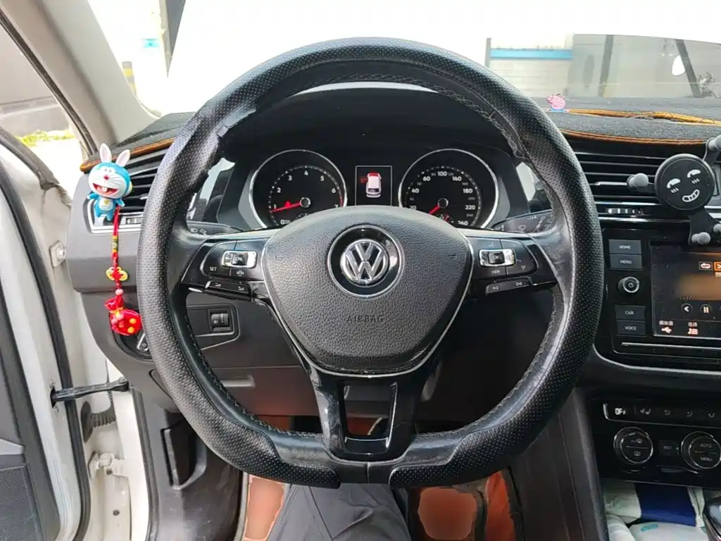 Volkswagen Tiguan L — миниатюра 11