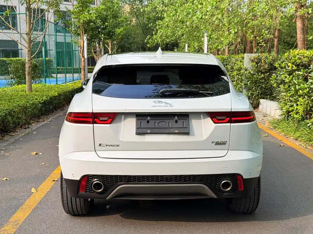 Jaguar E-PACE — миниатюра 4