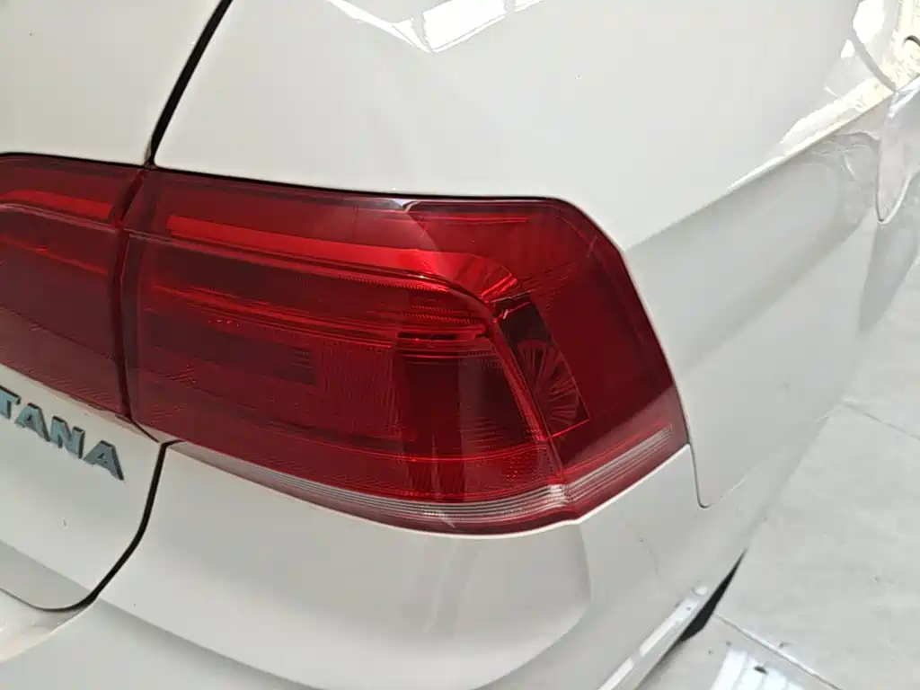 Volkswagen Santana — миниатюра 8