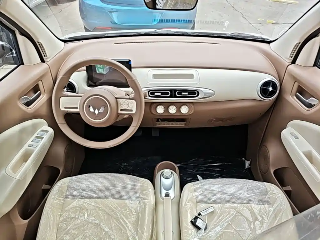 Wuling MINIEV — миниатюра 10