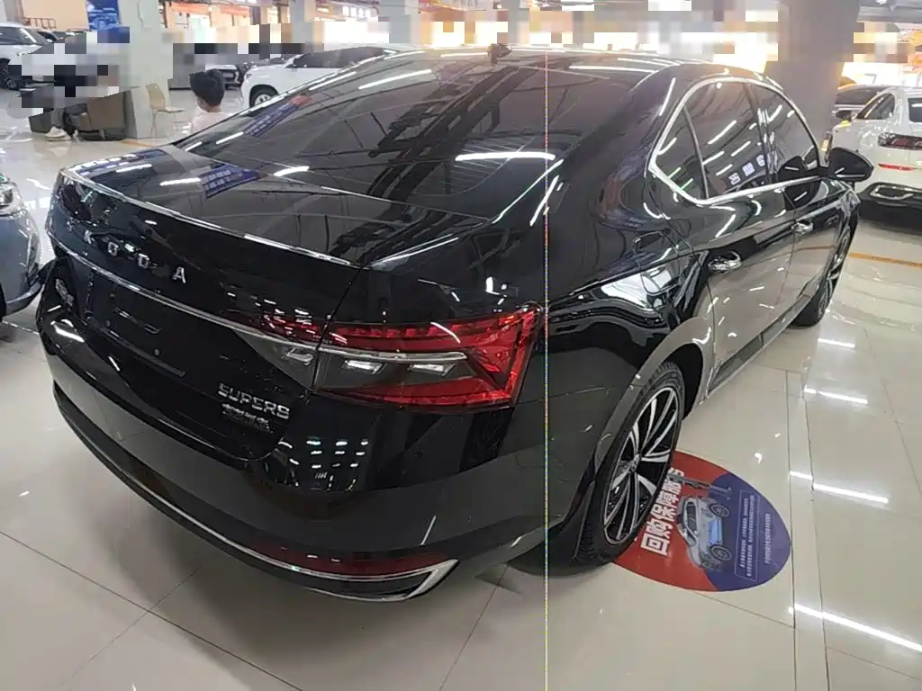 Skoda Superb — миниатюра 7