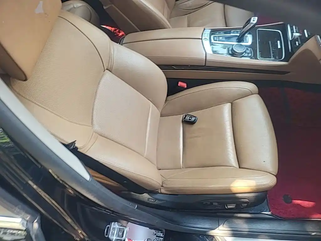 BMW 7 Series — миниатюра 25