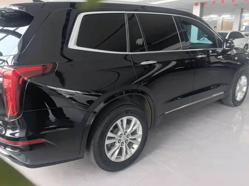 Cadillac XT6 — миниатюра 7