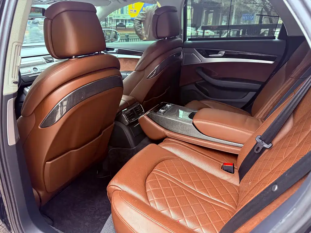 Audi S8 — миниатюра 9