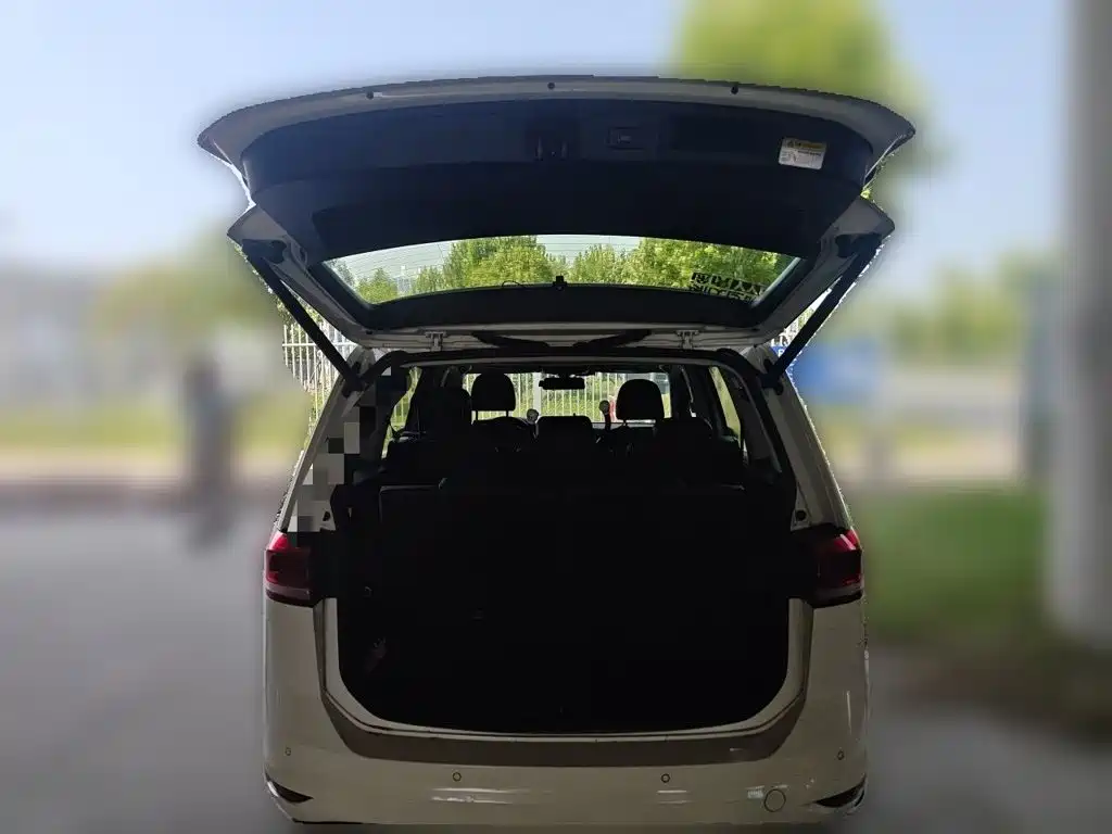 Volkswagen Touran — миниатюра 16