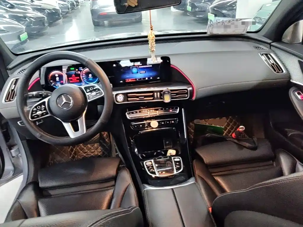 Mercedes-Benz EQC — миниатюра 10