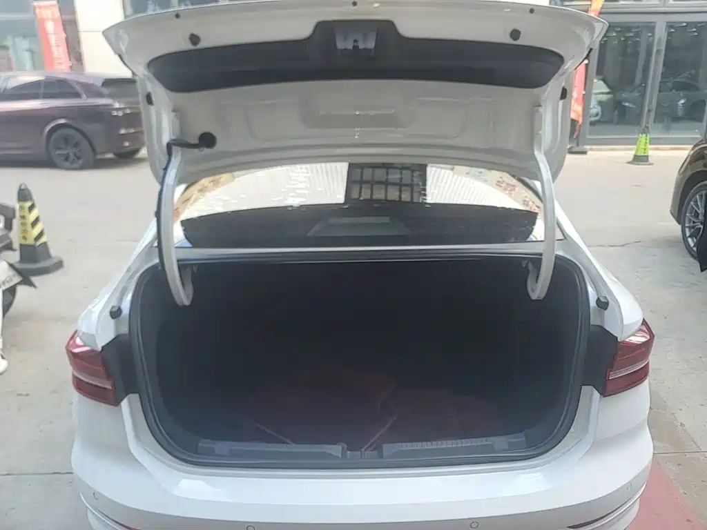Volkswagen Lavida — миниатюра 19