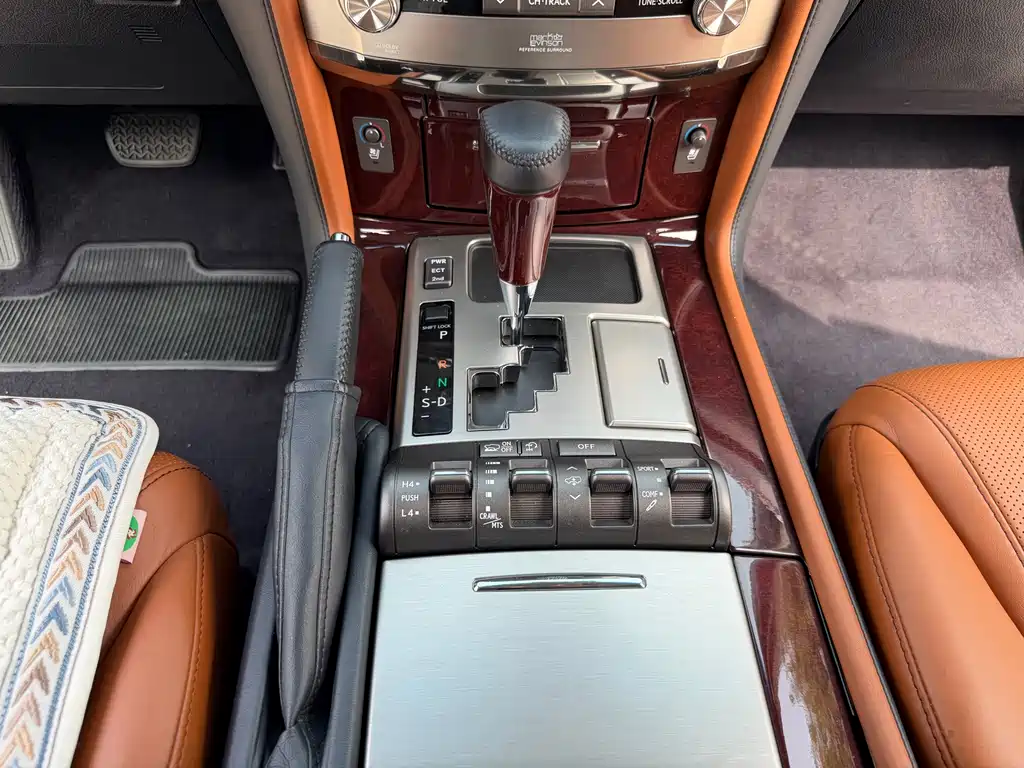 Lexus LX — миниатюра 26
