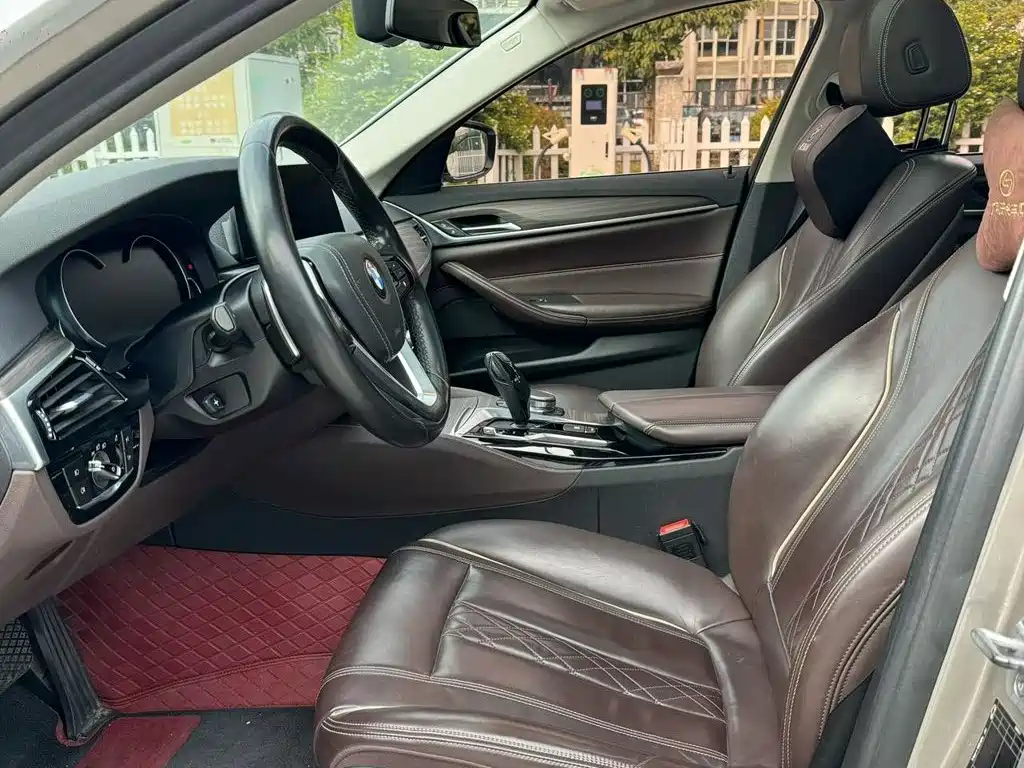 BMW 5 Series — миниатюра 6