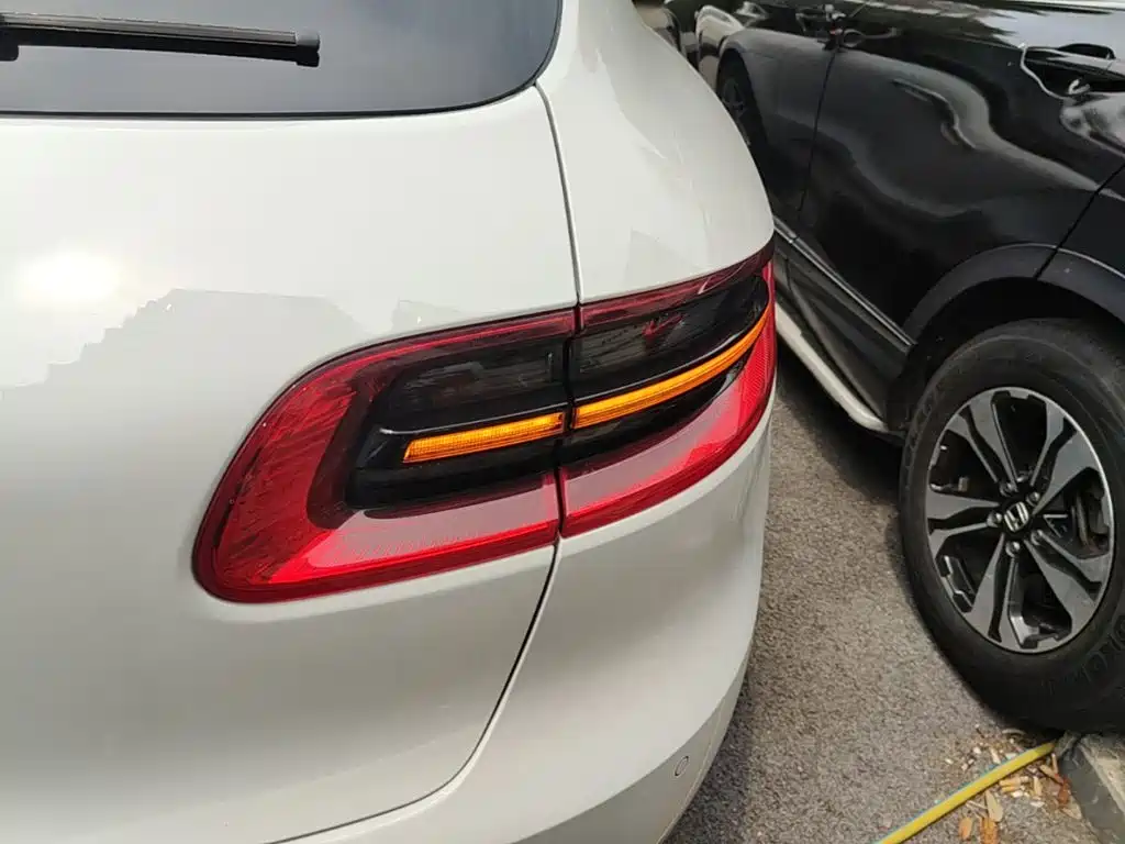 Porsche Macan — миниатюра 8