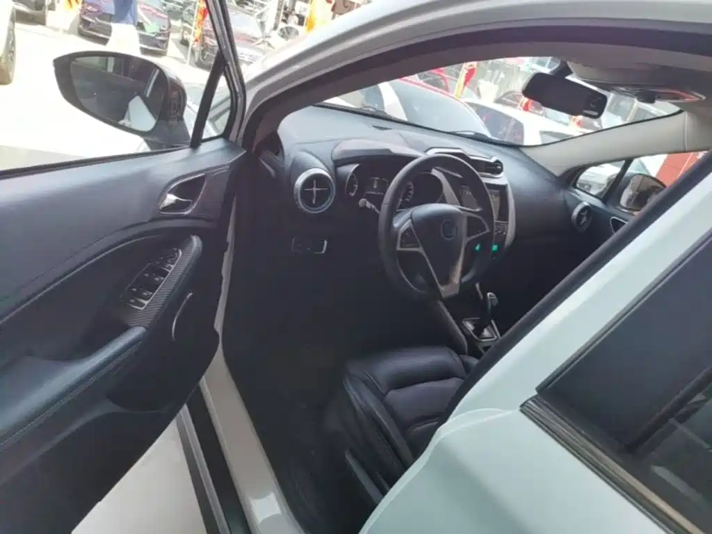 BYD Yuan EV — миниатюра 16