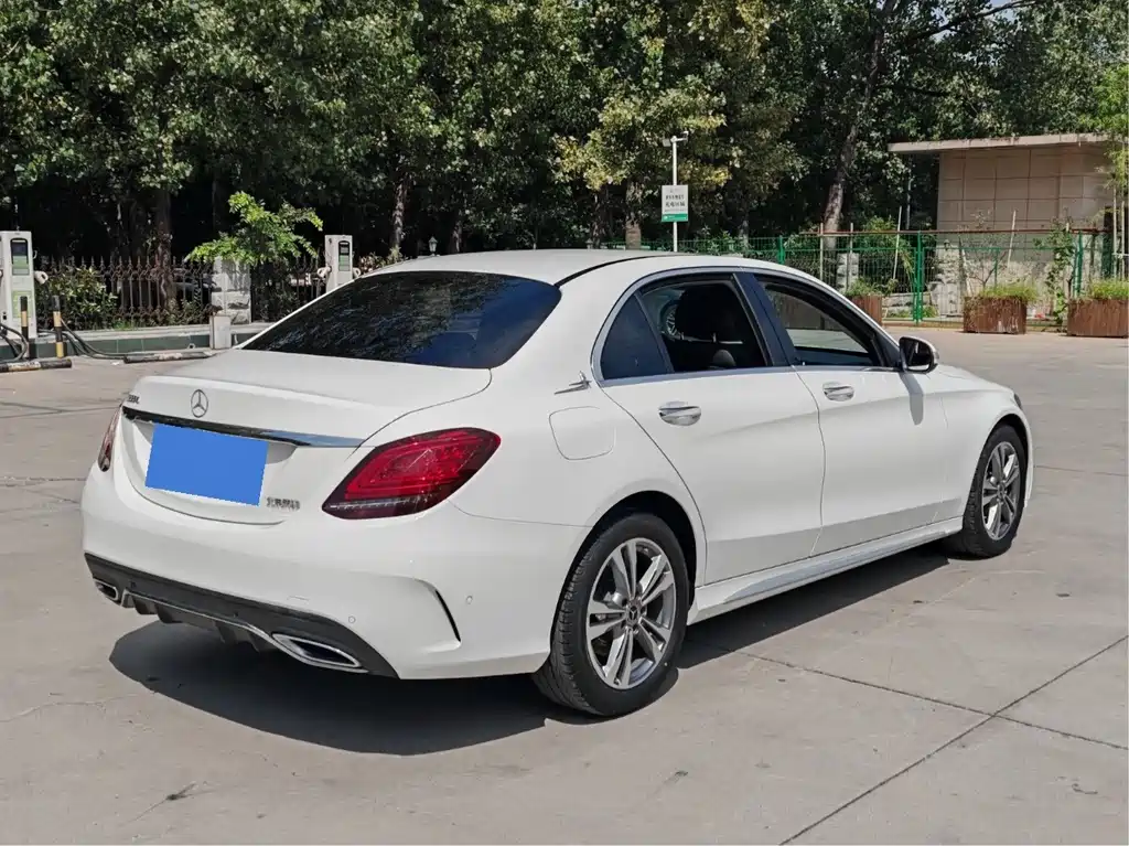 Mercedes-Benz C-Class — миниатюра 6