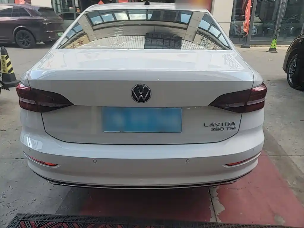 Volkswagen Lavida — миниатюра 6