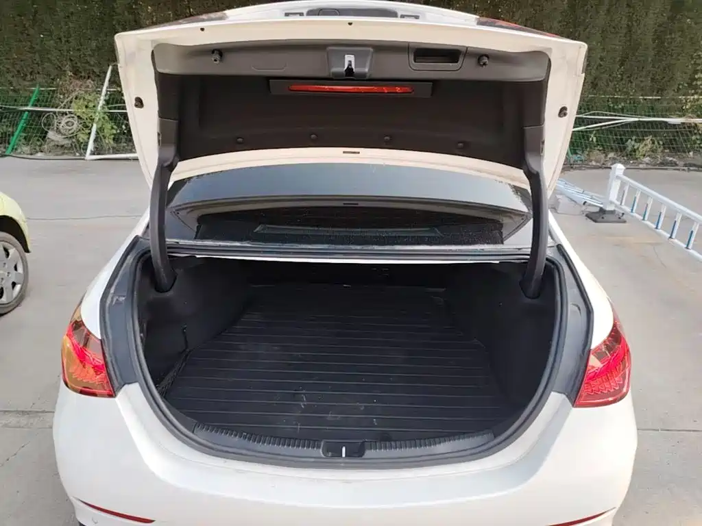 Mercedes-Benz C-Class — миниатюра 19