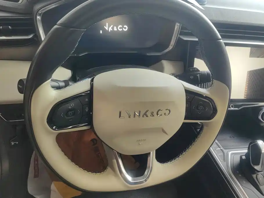 Lynk & Co 01 — миниатюра 15